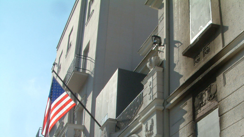 Počelo rušenje bivše američke ambasade u Beogradu 1