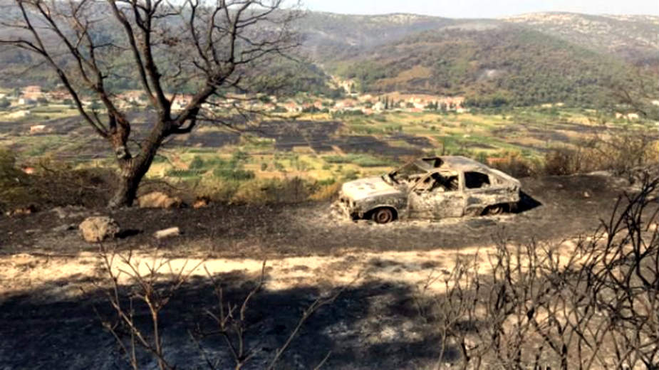 Nema više aktivnih požara u Dalmaciji 1