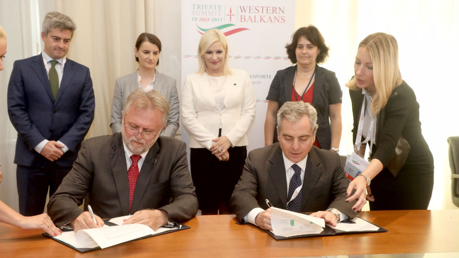 Potpisan ugovor sa EIB o kreditu za kliničke centre 1