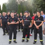 Vatrogasci na skupu podrške povređenom kolegi 2