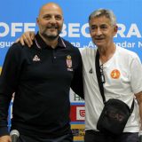 Tri tvrda oraha na probi za EP 8