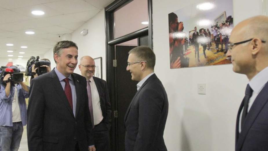 Sagovornici zamerili Mekalisteru izjave za provladine medije 1