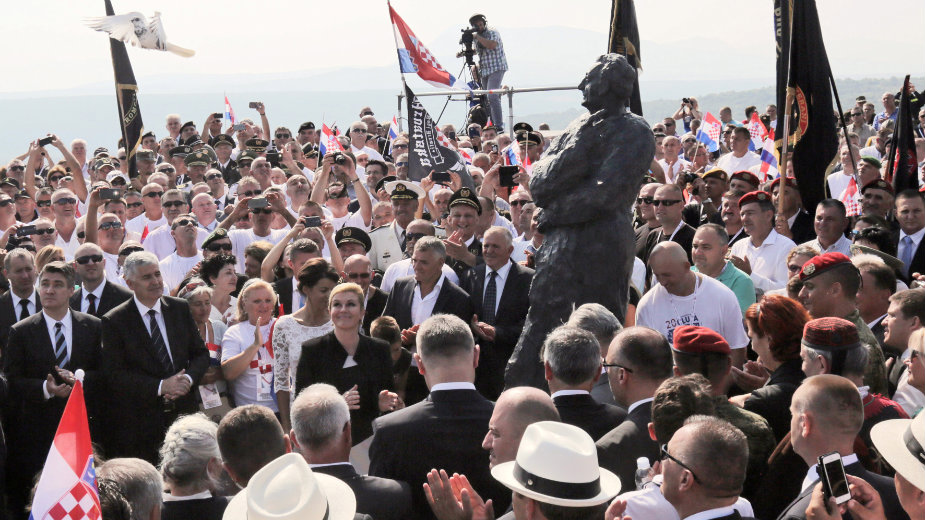 Nad žrtvama nariču oni koji su napravili krvoproliće 1