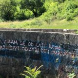 Izmet, smeće i kukasti krstovi 9