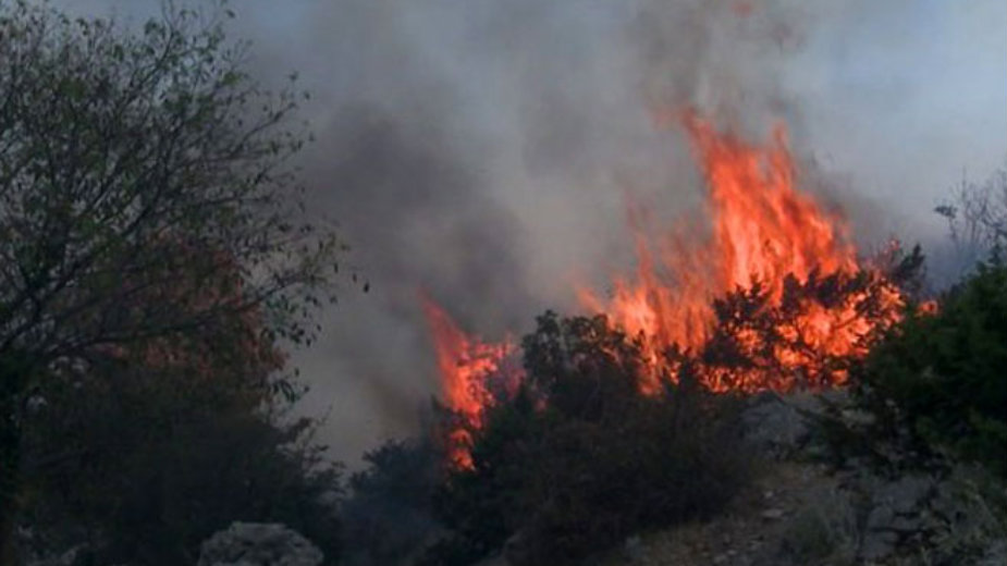 Helikopteri gase požar na području Trebinja 1