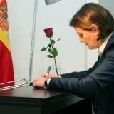 Brnabić se upisala u Knjigu žalosti u Ambasadi Španije 6