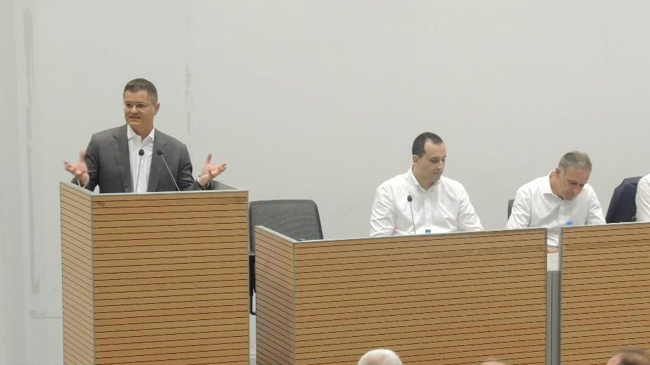  Jeremić: Srušiće se kao kula od karata 1