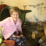 Starica prosi da bi preživela 5