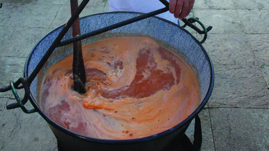 Riblji specijaliteti i zabava za sve uzraste 1