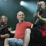 Više od 90.000 ljudi podiglo oblak prašine 8