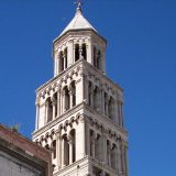 U Splitu mladić vitlao nožem, povređeni turisti 6