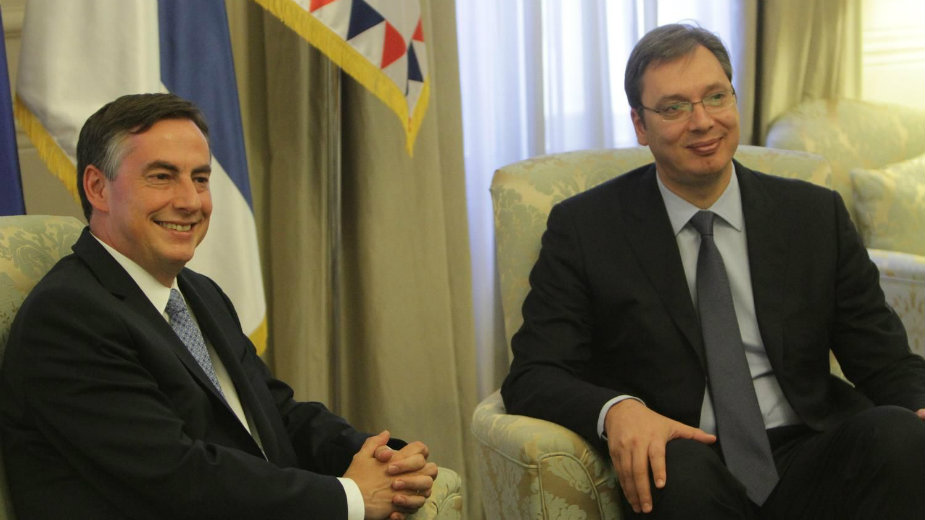 Vučić sa Mekalisterom o EU i dijalogu o Kosovu 1