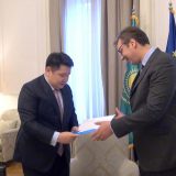 Vučić uručio orden ambasadoru Kazahstana 2
