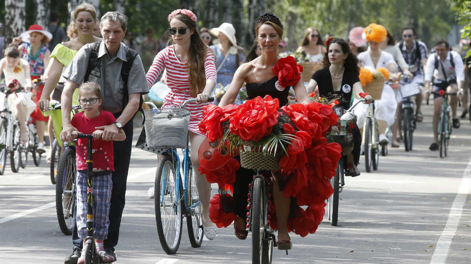 Parada dama na biciklima u Moskvi (FOTO) 1