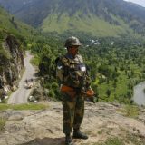 Indijski i kineski vojnici su se gađali kamenjem na Himalajima 13