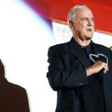 Džon Kliz: Leteći cirkus 9