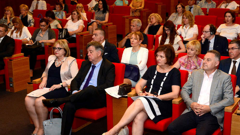 Javnobeležnici: Cvejić više ne obavlja dužnost 1