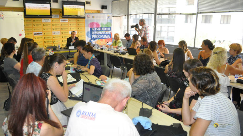 Mladi nezaposleni i žele državni posao 1