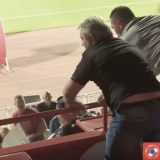 Upravi pretili batinama 9