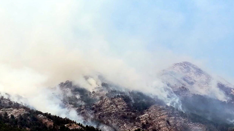 Na Lovćenu plamte požari, stigla i vojska 1