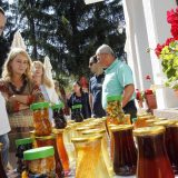 Zaposleno oko 300 ljudi 2