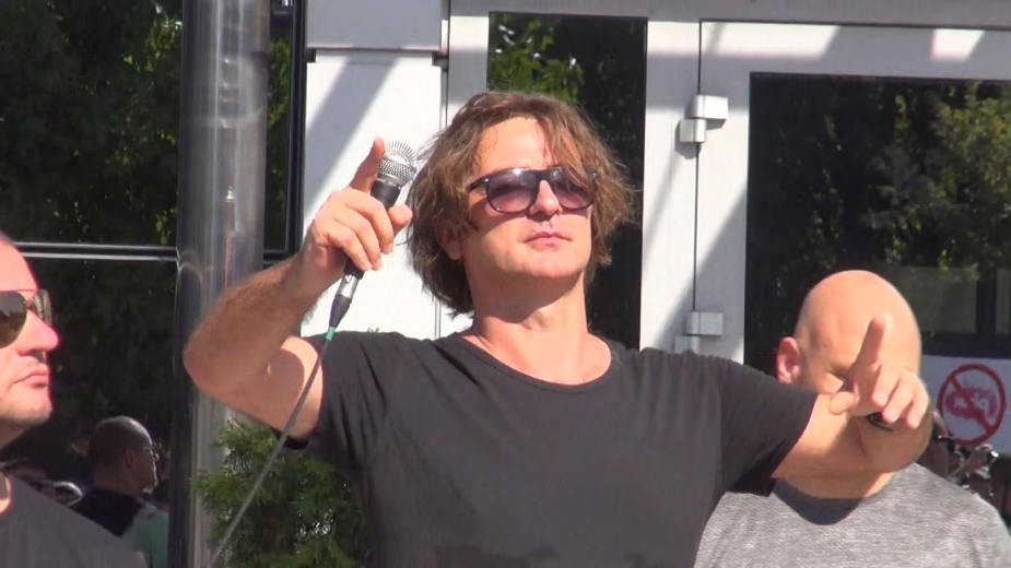 Vlast jedino brine o podobnim novinarima 1