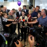 Premijerka se poistovetila sa partijama koje guše medije 15