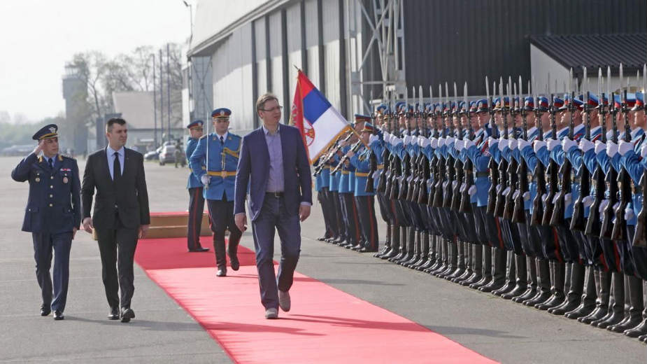 Vučić nije "vrhovni komandant oružanih snaga" 1