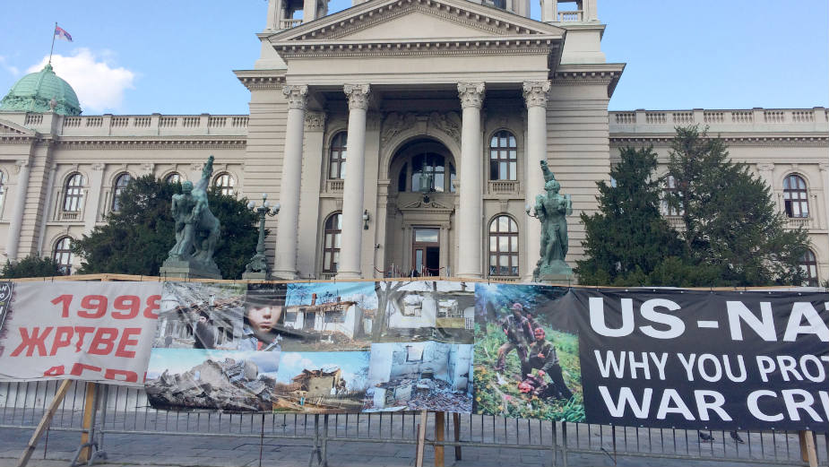 "Zid plača" neprimeren, nepristojan i nedostojan 1