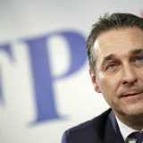 Štrahe: Priznati da je Krim deo Rusije 1