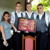 "Zlatni zaponjak sa nanogicom" restoranu MB Mladenovac 9