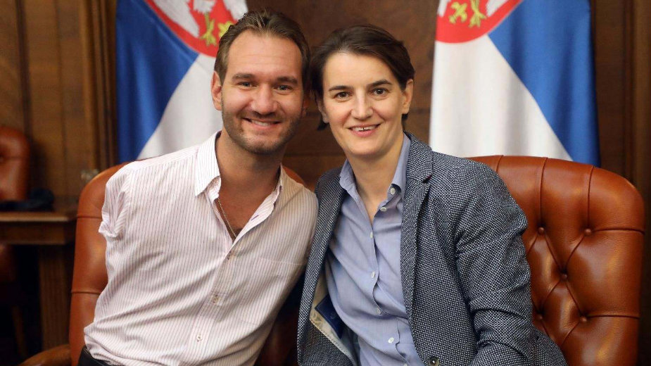 Vujičić drži motivacioni govor ministrima 1