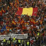 Protesti u Španiji, zapaljena zastava Katalonije 3