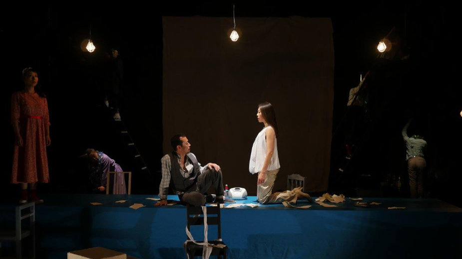 Čehovljev "Galeb" u izvedbi japanske pozorišne trupe 1 Čehovljev "Galeb" u izvedbi japanske pozorišne trupe 1