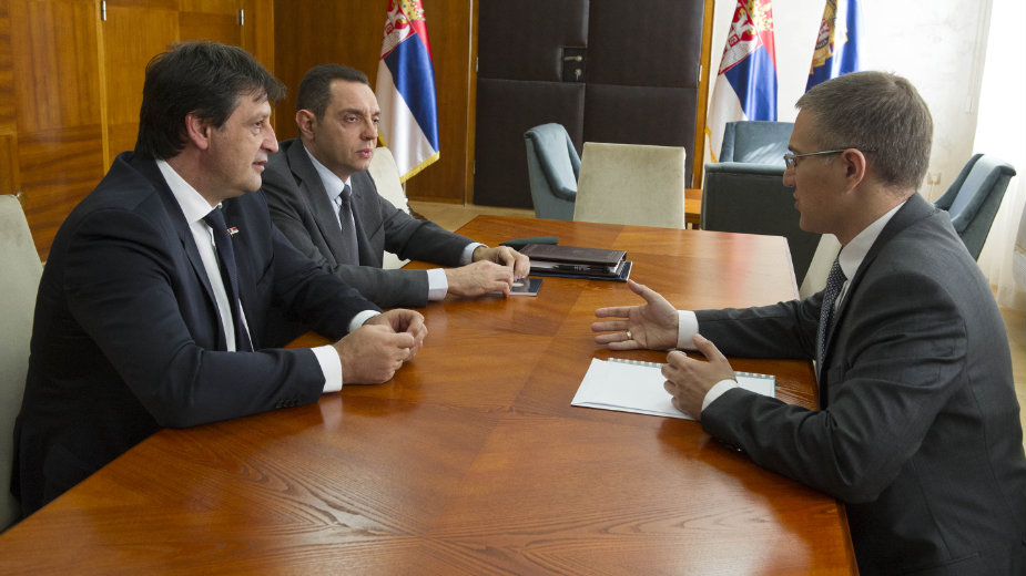 Stefanović, Vulin i Gašić o povećanju plata 1