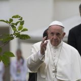 Papa optužen za jeres 14