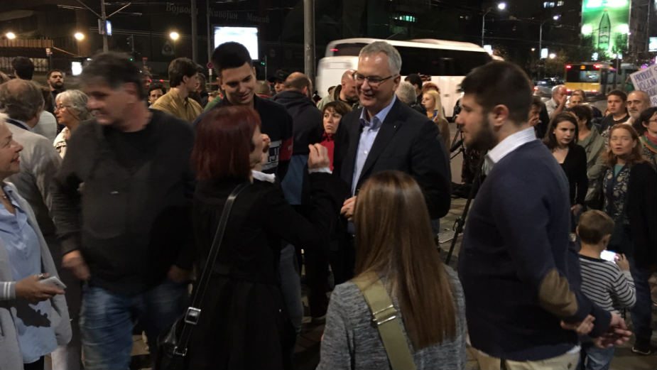 Skup podrške Vranjskim ispred vlade (VIDEO) 2 Skup podrške Vranjskim ispred vlade (VIDEO) 2