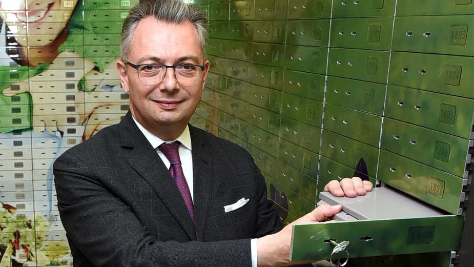 Direktor Komercijalne banke podneo ostavku 1 Direktor Komercijalne banke podneo ostavku 1