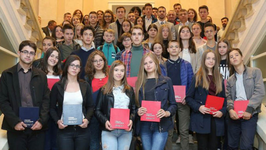 Nagrađeni đaci generacije u Zlatiborskom okrugu 1