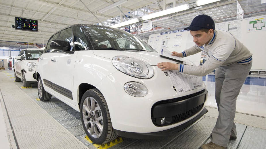 Proizvodnja džipa se ne seli u Kragujevac 1 Proizvodnja džipa se ne seli u Kragujevac 1