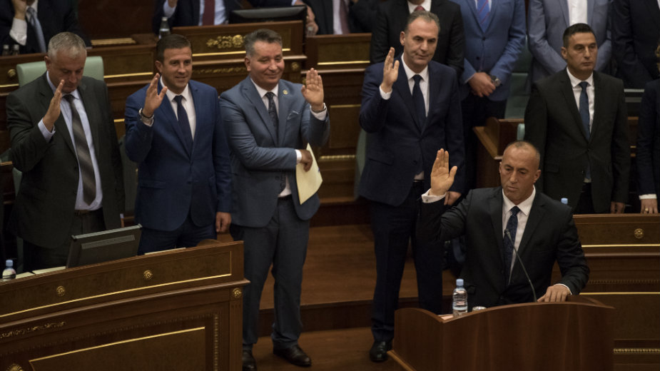 Nemačka štampa: Vučić infiltriran u kosovsku vladu? 1