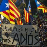 Stotine hiljada Katalonaca na ulicama za otcepljenje od Španije 11