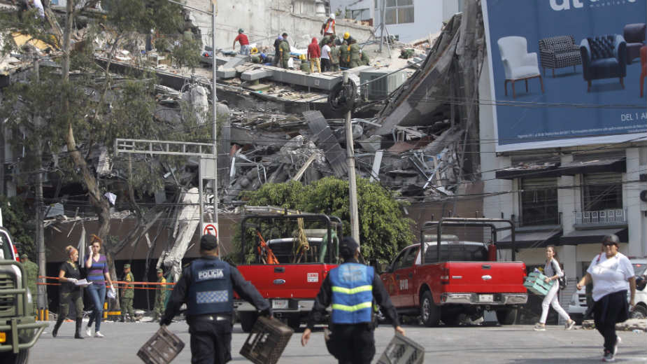 Više od 200 žrtava zemljotresa u Meksiku 1