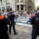 Više stotina policajaca u nedelju u Kataloniji 6