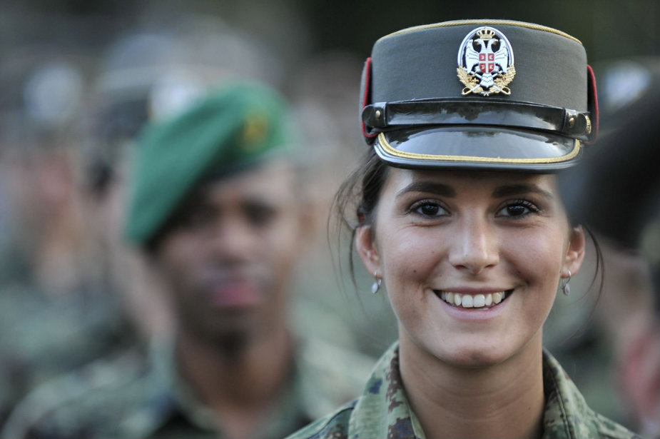 Promocija oficira zaustavlja saobraćaj 1