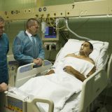 Rebić obišao ranjenog policajca 15