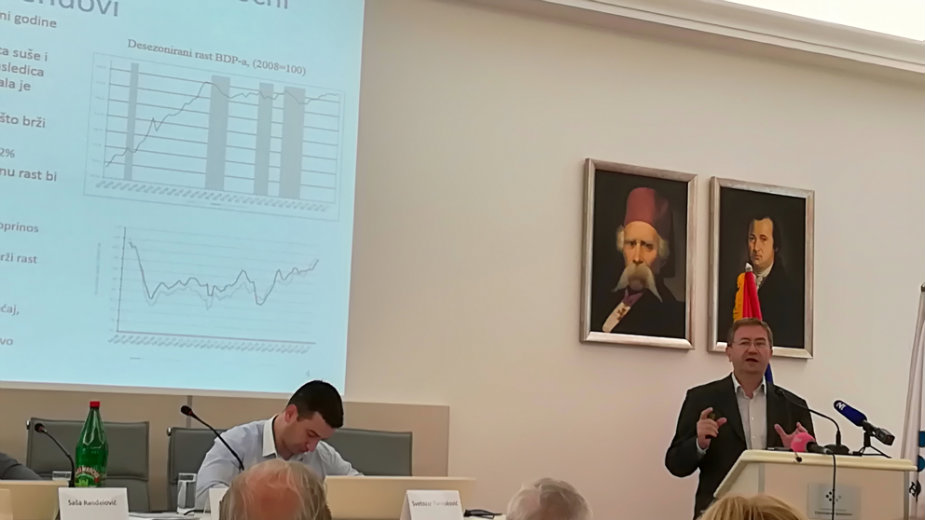 Kvartalni monitor: Skromni privredni rezultati, mršave prognoze 1