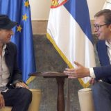 Vlada deli milione crkvi, Dodiku, Rejfu Fajnsu, svojim gradonačelnicima... 9