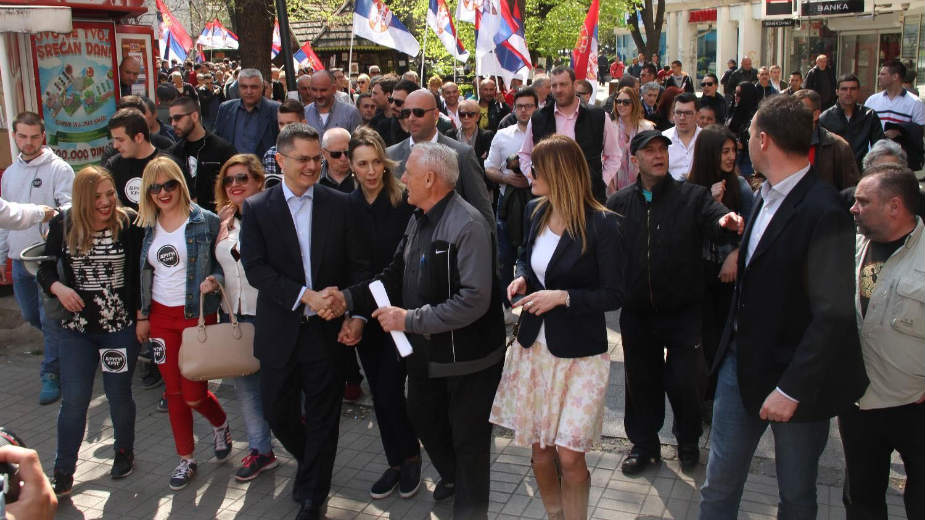 Uz Vuka Jeremića pisci i bivši ambasadori 1