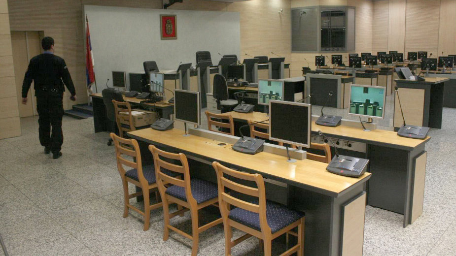 Sutra suđenje za zločine u Lovasu 1